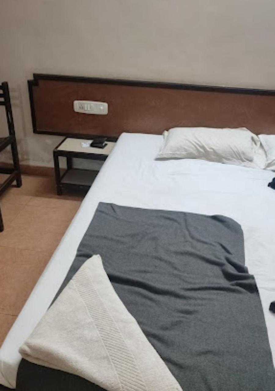 Hotel Durvankur Ganpatipule Exteriér fotografie